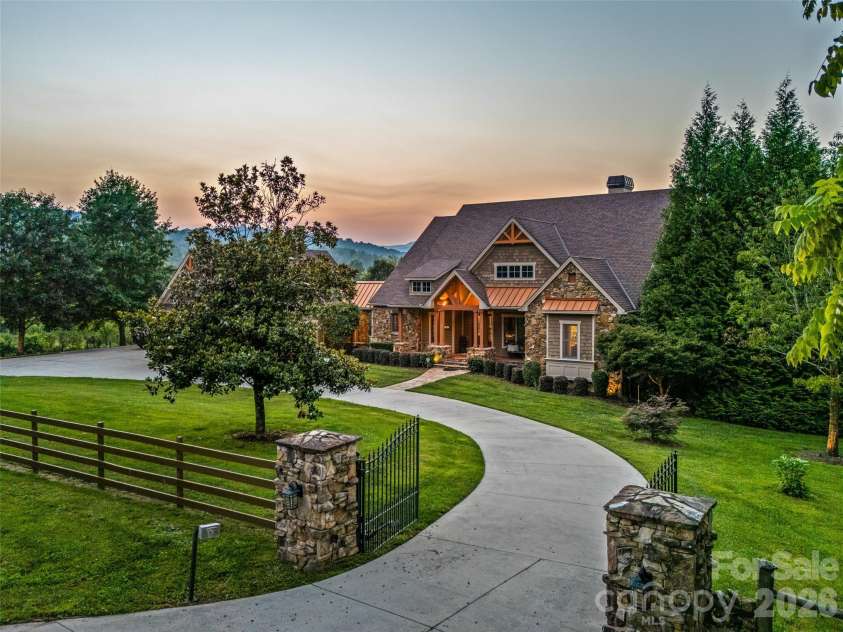 280 Walnut Hollow Road, Brevard, NC 28712.  MLS# CAR4404211, YatesRealty ID 39128. 