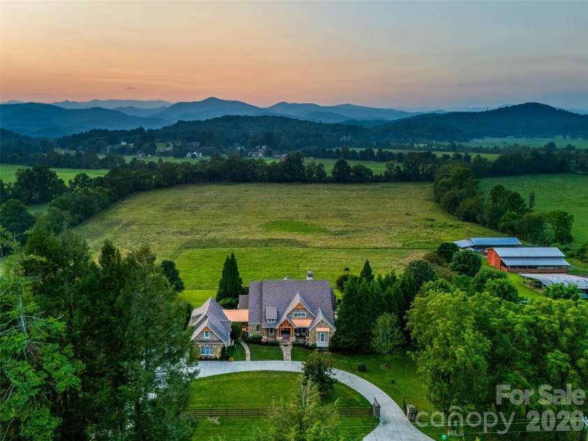 280 Walnut Hollow Road, Brevard, NC 28712.  MLS# CAR4404211, YatesRealty ID 39128. 