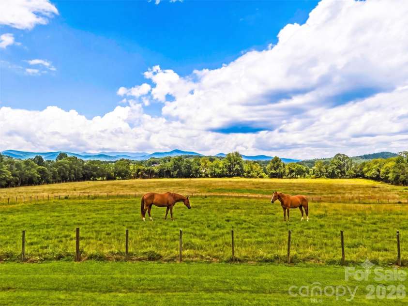 280 Walnut Hollow Road, Brevard, NC 28712.  MLS# CAR4404211, YatesRealty ID 39128. 