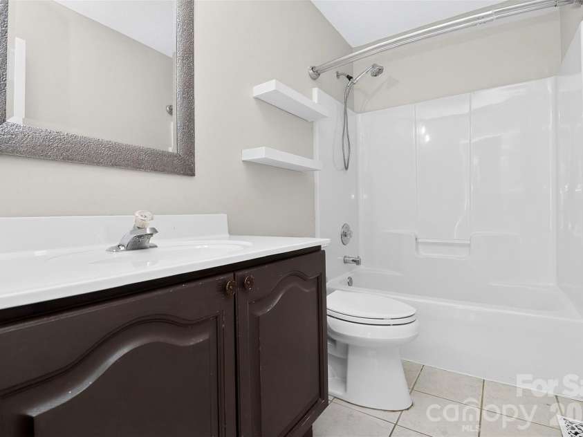 6102 Tesh Court, Charlotte, NC 28269.  MLS# CAR4400291, YatesRealty ID 39129. 