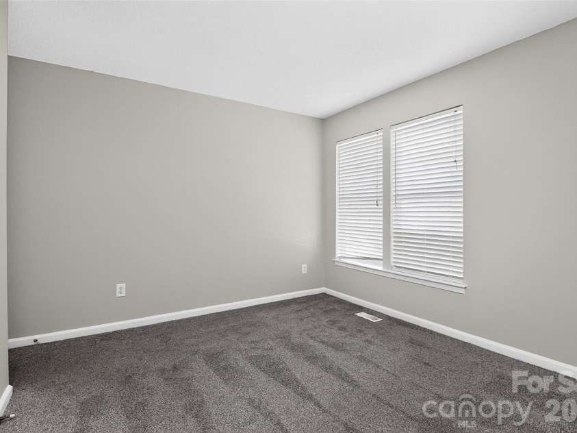6102 Tesh Court, Charlotte, NC 28269.  MLS# CAR4400291, YatesRealty ID 39129. 