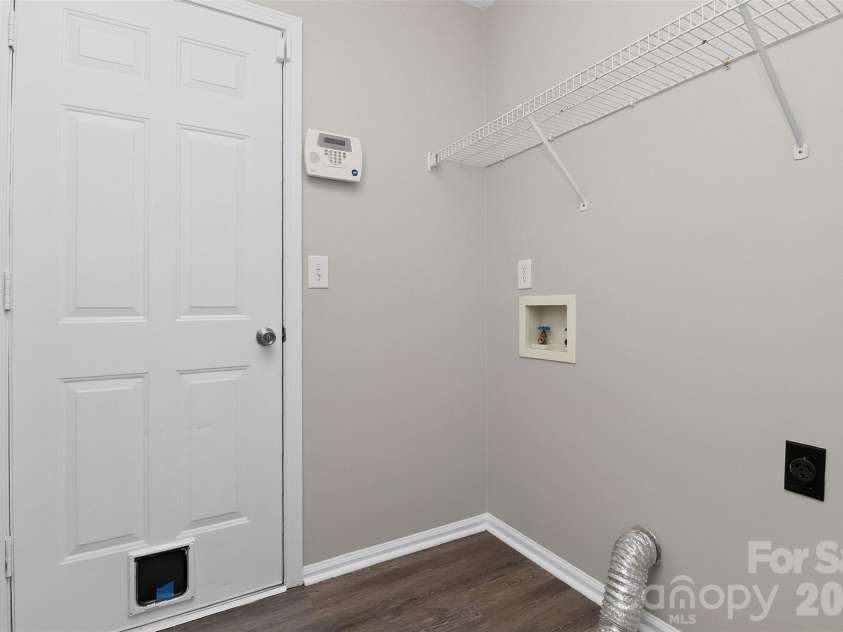 6102 Tesh Court, Charlotte, NC 28269.  MLS# CAR4400291, YatesRealty ID 39129. 