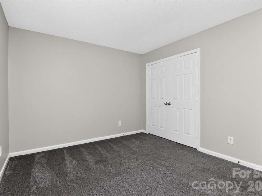6102 Tesh Court, Charlotte, NC 28269.  MLS# CAR4400291, YatesRealty ID 39129. 