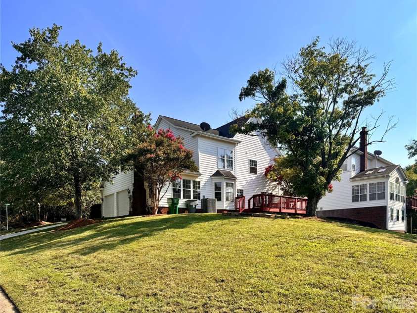6102 Tesh Court, Charlotte, NC 28269.  MLS# CAR4400291, YatesRealty ID 39129. 
