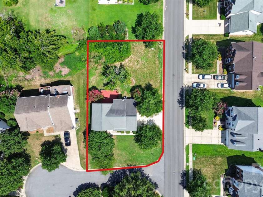 6102 Tesh Court, Charlotte, NC 28269.  MLS# CAR4400291, YatesRealty ID 39129. 