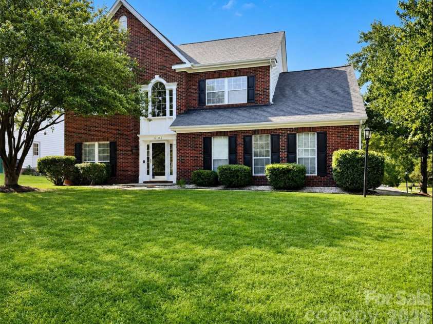 6102 Tesh Court, Charlotte, NC 28269.  MLS# CAR4400291, YatesRealty ID 39129. 