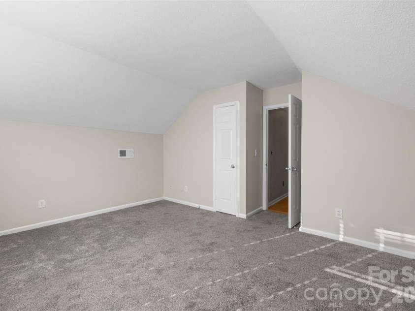 6102 Tesh Court, Charlotte, NC 28269.  MLS# CAR4400291, YatesRealty ID 39129. 