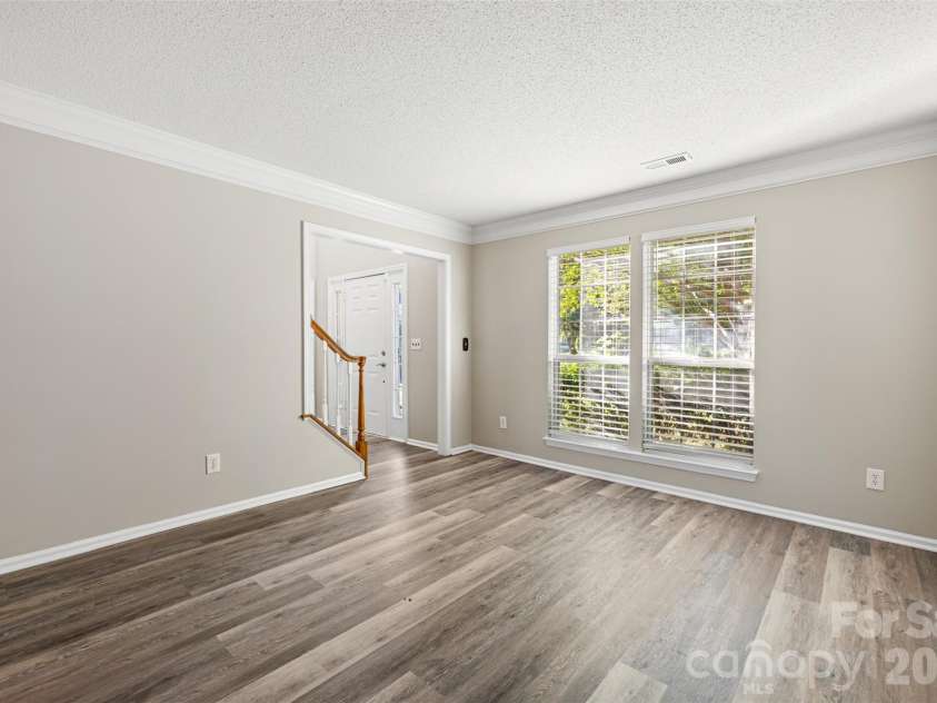 6102 Tesh Court, Charlotte, NC 28269.  MLS# CAR4400291, YatesRealty ID 39129. 
