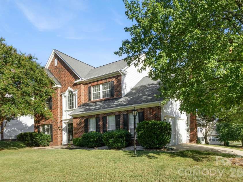 6102 Tesh Court, Charlotte, NC 28269.  MLS# CAR4400291, YatesRealty ID 39129. 