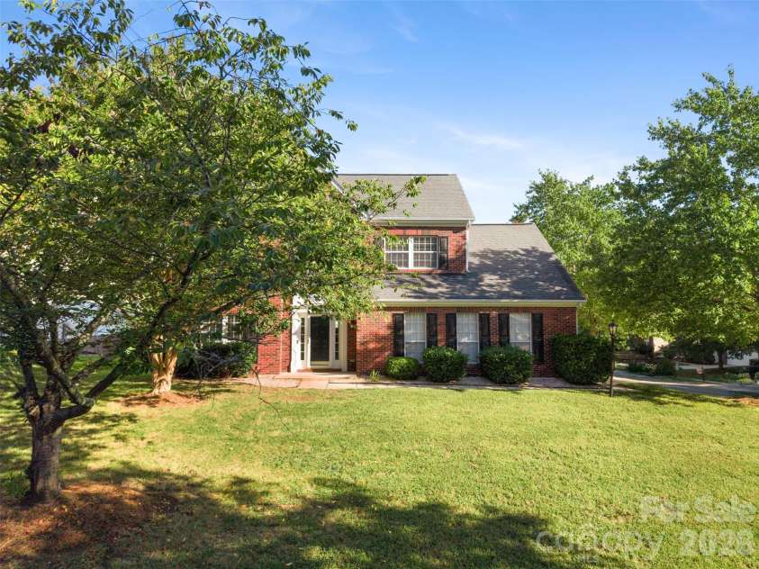 6102 Tesh Court, Charlotte, NC 28269.  MLS# CAR4400291, YatesRealty ID 39129. 