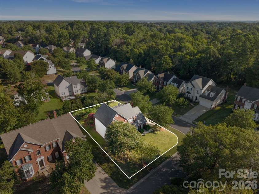 6102 Tesh Court, Charlotte, NC 28269.  MLS# CAR4400291, YatesRealty ID 39129. 