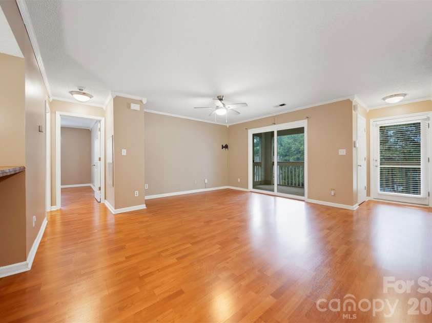 1051-B Churchill Downs Court, Charlotte, NC 28211.  MLS# CAR4307878, YatesRealty ID 3913. 
