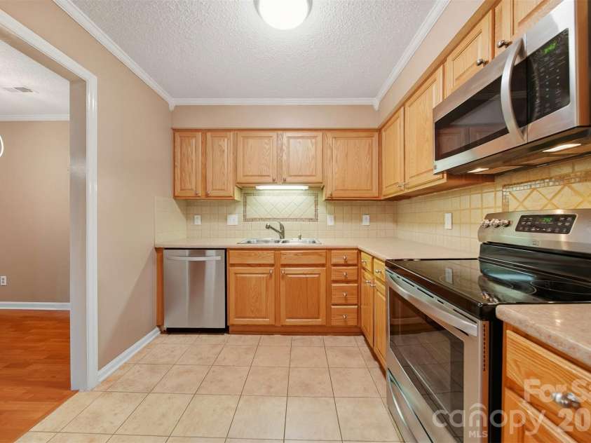 1051-B Churchill Downs Court, Charlotte, NC 28211.  MLS# CAR4307878, YatesRealty ID 3913. 