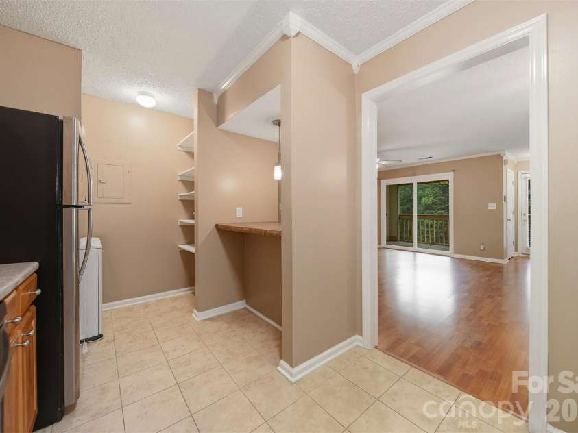 1051-B Churchill Downs Court, Charlotte, NC 28211.  MLS# CAR4307878, YatesRealty ID 3913. 