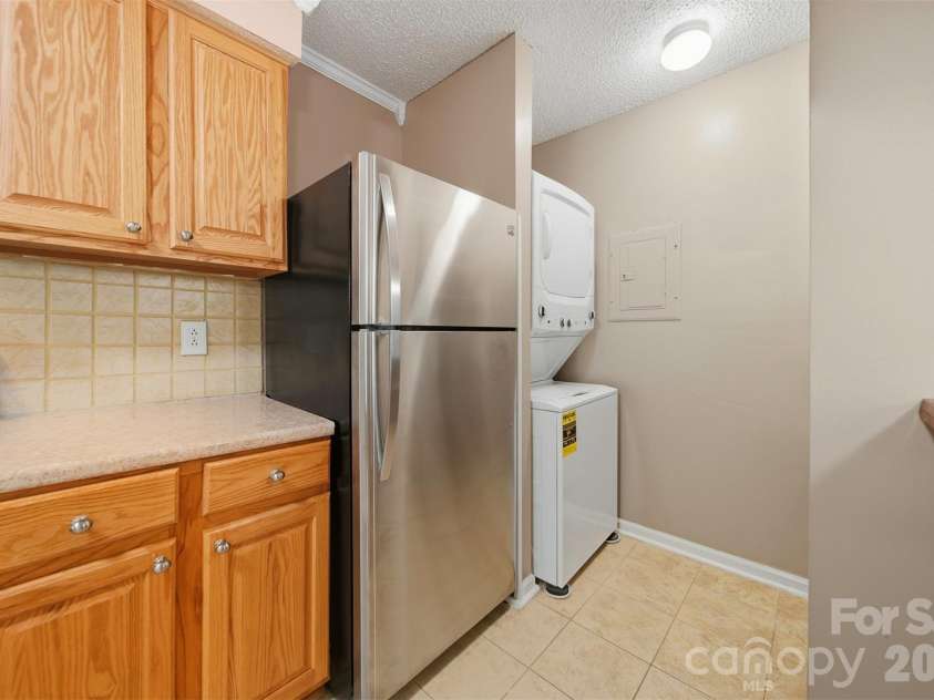 1051-B Churchill Downs Court, Charlotte, NC 28211.  MLS# CAR4307878, YatesRealty ID 3913. 