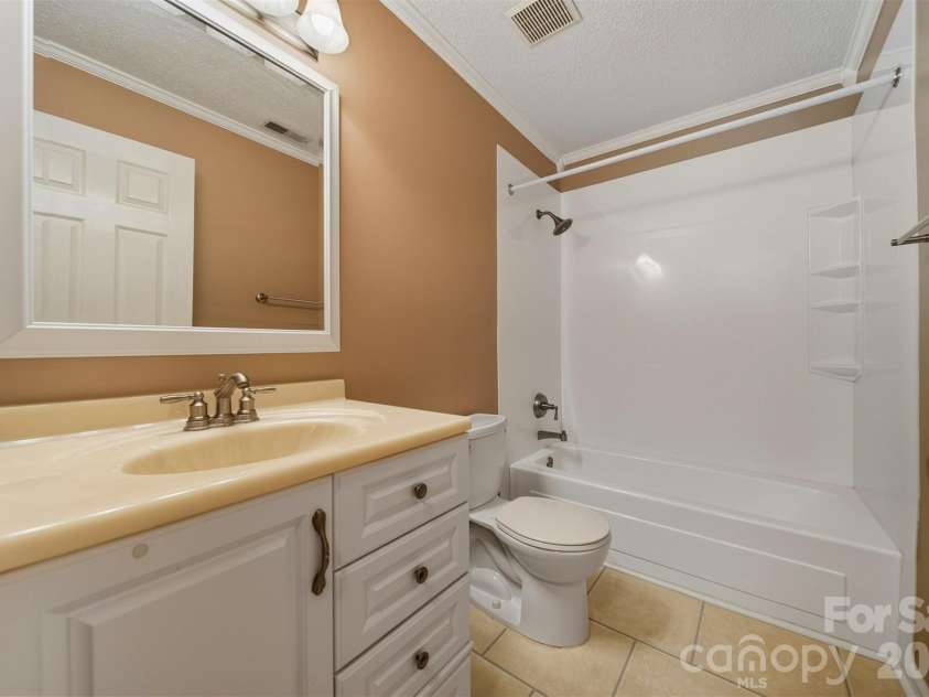 1051-B Churchill Downs Court, Charlotte, NC 28211.  MLS# CAR4307878, YatesRealty ID 3913. 