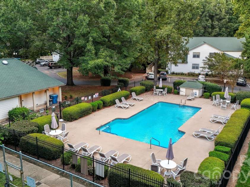 1051-B Churchill Downs Court, Charlotte, NC 28211.  MLS# CAR4307878, YatesRealty ID 3913. 