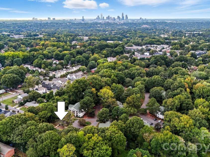1051-B Churchill Downs Court, Charlotte, NC 28211.  MLS# CAR4307878, YatesRealty ID 3913. 
