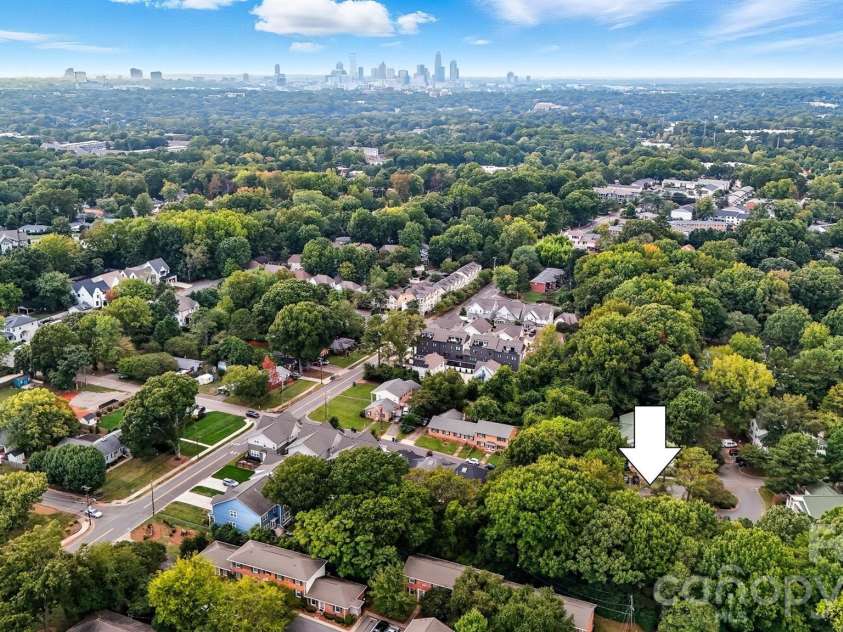 1051-B Churchill Downs Court, Charlotte, NC 28211.  MLS# CAR4307878, YatesRealty ID 3913. 