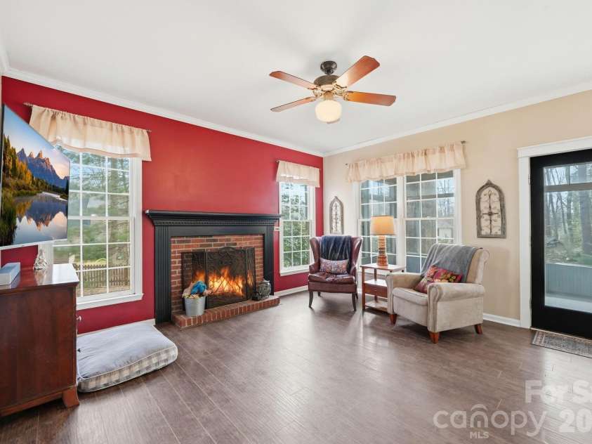 242 Windsor Forest Circle, Fletcher, NC 28732.  MLS# CAR4354358, YatesRealty ID 3913. 