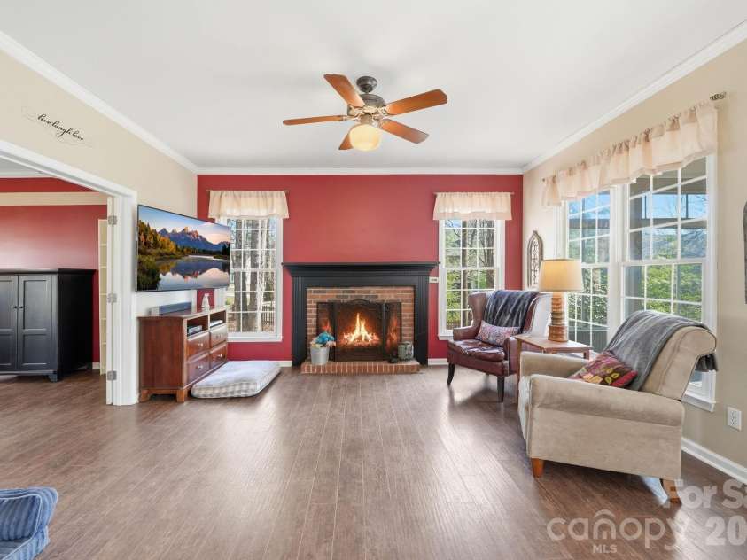 242 Windsor Forest Circle, Fletcher, NC 28732.  MLS# CAR4354358, YatesRealty ID 3913. 
