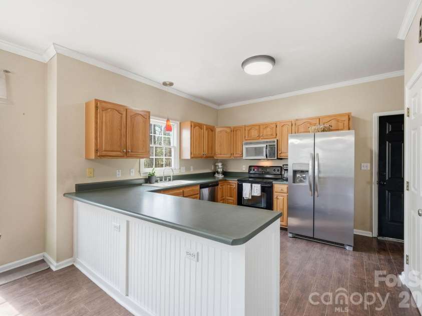 242 Windsor Forest Circle, Fletcher, NC 28732.  MLS# CAR4354358, YatesRealty ID 3913. 