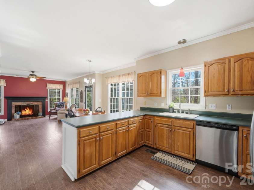 242 Windsor Forest Circle, Fletcher, NC 28732.  MLS# CAR4354358, YatesRealty ID 3913. 