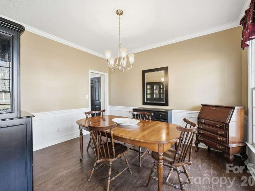 242 Windsor Forest Circle, Fletcher, NC 28732.  MLS# CAR4354358, YatesRealty ID 3913. 