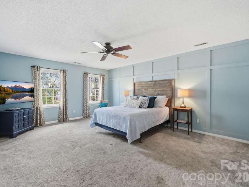 242 Windsor Forest Circle, Fletcher, NC 28732.  MLS# CAR4354358, YatesRealty ID 3913. 