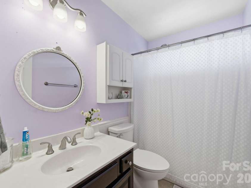 242 Windsor Forest Circle, Fletcher, NC 28732.  MLS# CAR4354358, YatesRealty ID 3913. 