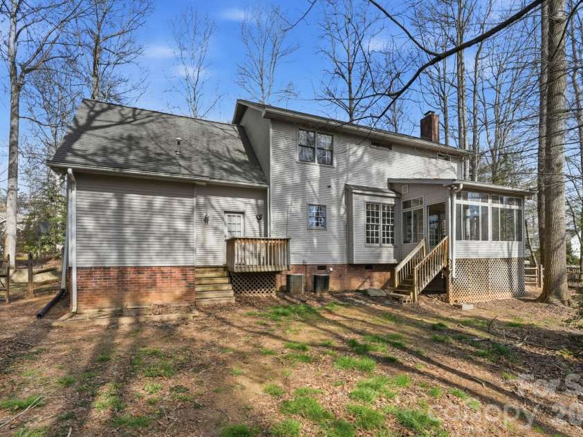 242 Windsor Forest Circle, Fletcher, NC 28732.  MLS# CAR4354358, YatesRealty ID 3913. 