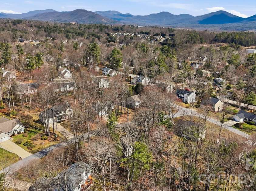 242 Windsor Forest Circle, Fletcher, NC 28732.  MLS# CAR4354358, YatesRealty ID 3913. 