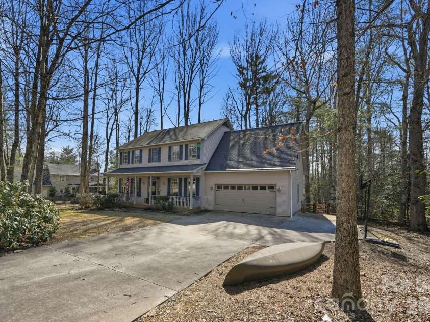 242 Windsor Forest Circle, Fletcher, NC 28732.  MLS# CAR4354358, YatesRealty ID 3913. 