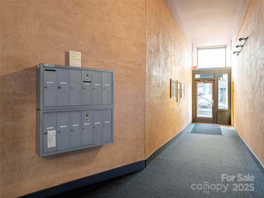 32 Broadway Street, Asheville, NC 28801.  MLS# CAR4198557, YatesRealty ID 3913. 