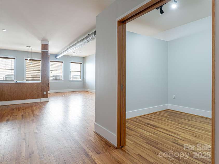 32 Broadway Street, Asheville, NC 28801.  MLS# CAR4198557, YatesRealty ID 3913. 