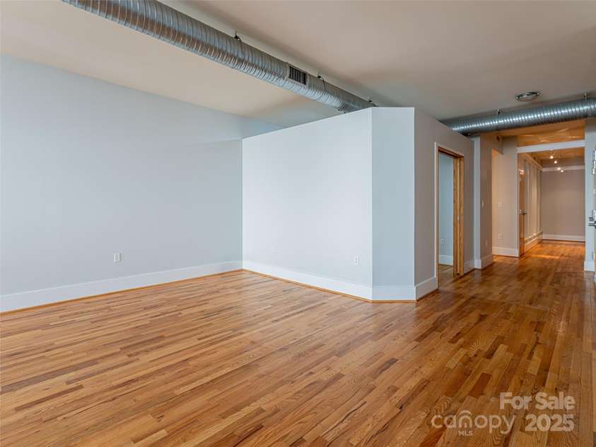 32 Broadway Street, Asheville, NC 28801.  MLS# CAR4198557, YatesRealty ID 3913. 