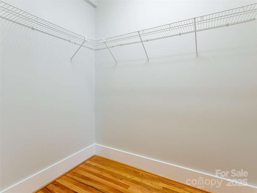 32 Broadway Street, Asheville, NC 28801.  MLS# CAR4198557, YatesRealty ID 3913. 