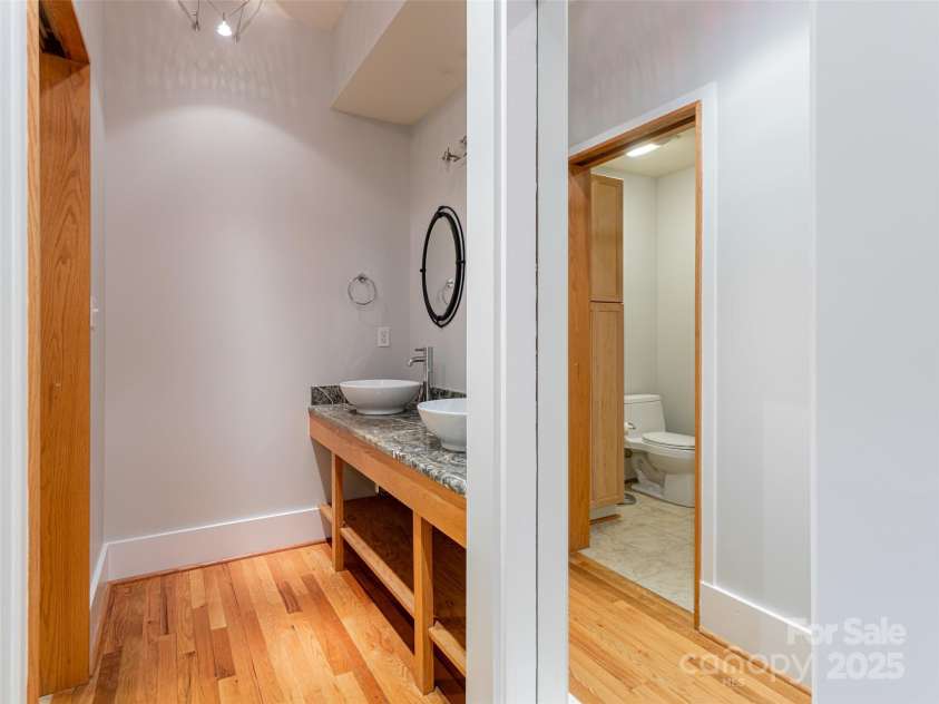 32 Broadway Street, Asheville, NC 28801.  MLS# CAR4198557, YatesRealty ID 3913. 