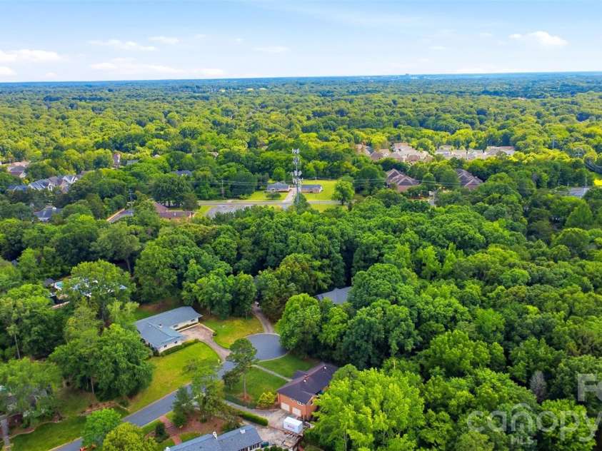 2620 Lynbridge Drive, Charlotte, NC 28226.  MLS# CAR4396076, YatesRealty ID 39131. 