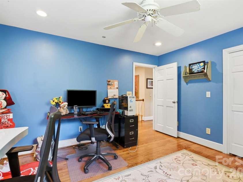 2620 Lynbridge Drive, Charlotte, NC 28226.  MLS# CAR4396076, YatesRealty ID 39131. 