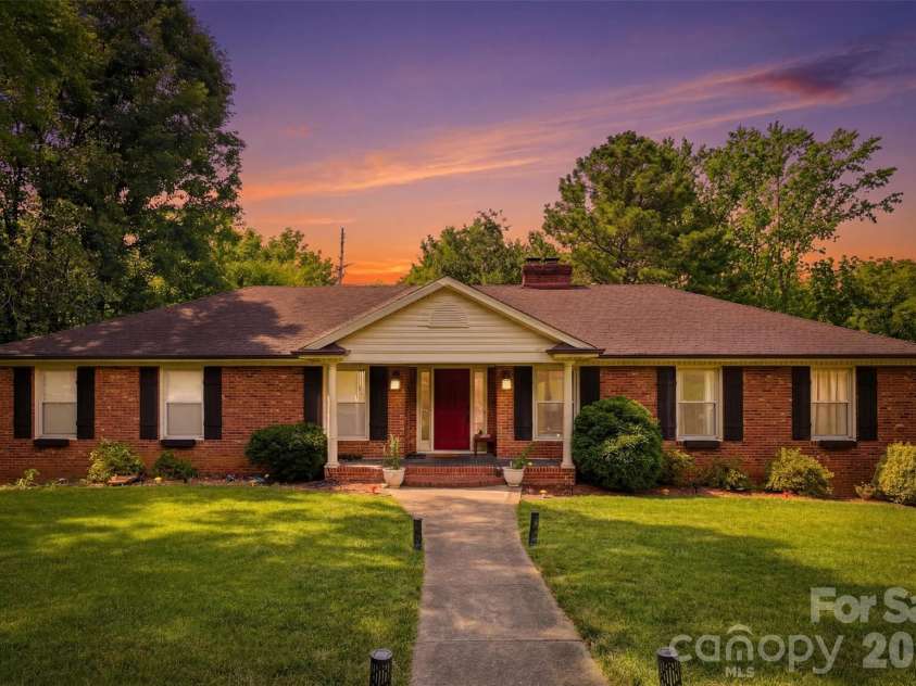 2620 Lynbridge Drive, Charlotte, NC 28226.  MLS# CAR4396076, YatesRealty ID 39131. Photo is virtually enhanced