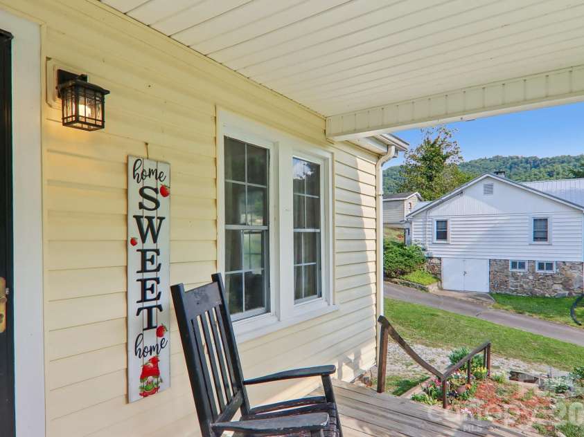 120 Caring Place Loop, Clyde, NC 28721.  MLS# CAR4398662, YatesRealty ID 39133. 