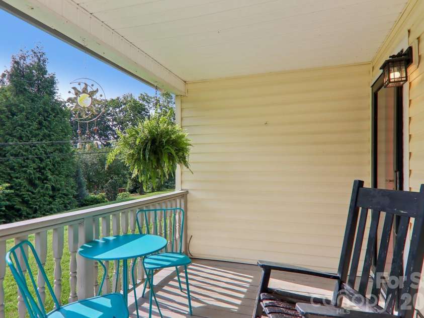 120 Caring Place Loop, Clyde, NC 28721.  MLS# CAR4398662, YatesRealty ID 39133. 