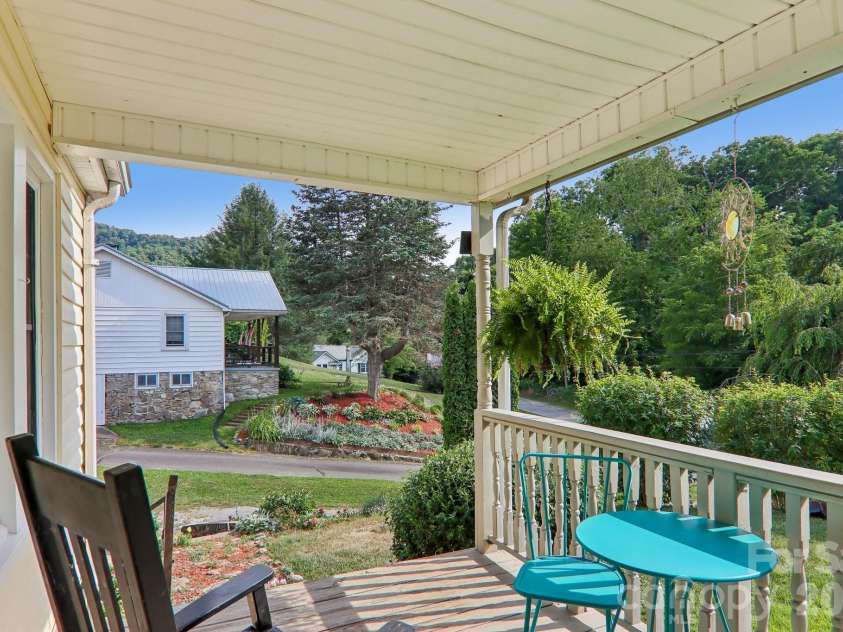 120 Caring Place Loop, Clyde, NC 28721.  MLS# CAR4398662, YatesRealty ID 39133. 