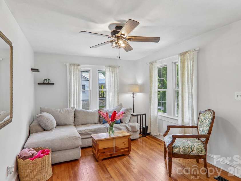 120 Caring Place Loop, Clyde, NC 28721.  MLS# CAR4398662, YatesRealty ID 39133. 