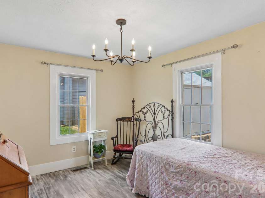 120 Caring Place Loop, Clyde, NC 28721.  MLS# CAR4398662, YatesRealty ID 39133. 
