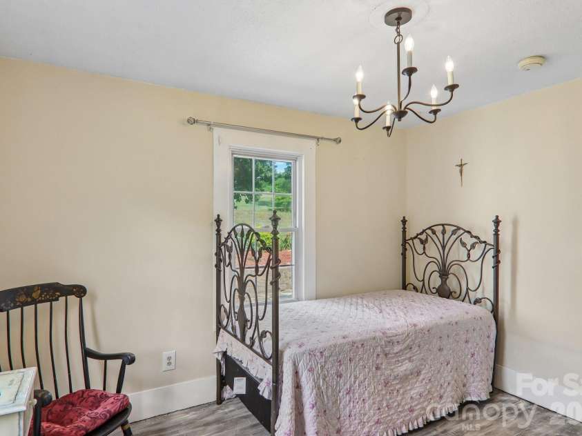120 Caring Place Loop, Clyde, NC 28721.  MLS# CAR4398662, YatesRealty ID 39133. 