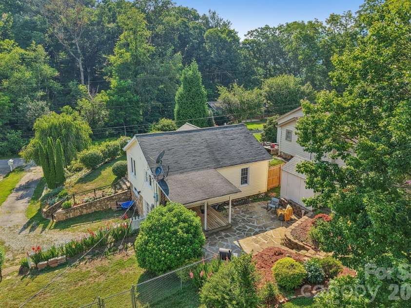 120 Caring Place Loop, Clyde, NC 28721.  MLS# CAR4398662, YatesRealty ID 39133. 