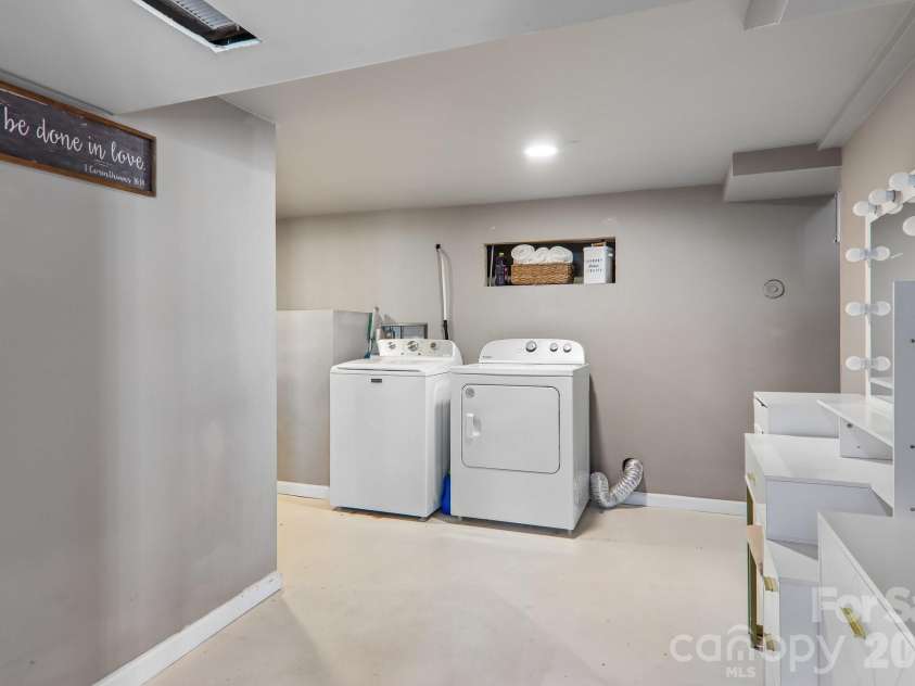 120 Caring Place Loop, Clyde, NC 28721.  MLS# CAR4398662, YatesRealty ID 39133. 