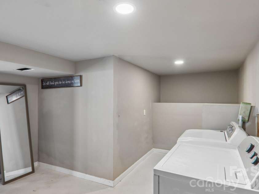 120 Caring Place Loop, Clyde, NC 28721.  MLS# CAR4398662, YatesRealty ID 39133. 